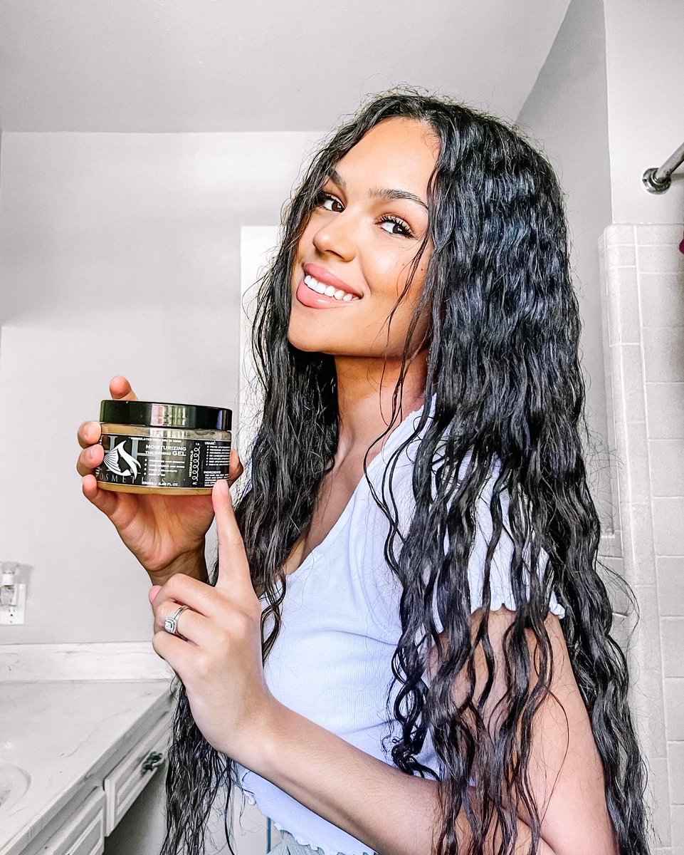 One of the photos I took for one of my clients ☺️ I love discovering new curly hair products that actually work 😍 if you’re a brand that needs a creator for hair products or even skincare, Beauty or lifestyle, Iets work together! #ugc #UGCcreator #UGCneeded #ugccommunity