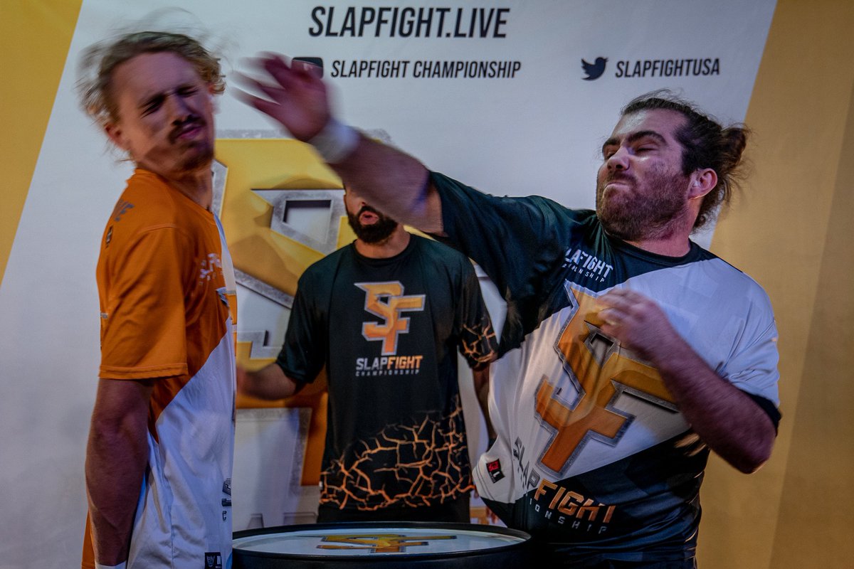 SlapFIGHTUSA's tweet photo. #TeamDestroyer’s ‘Raven’ and #TeamCannon’s ‘Runt’ are going toe to toe at the Barrel tonight on @FiteTV!
Follow the link in Bio to watch SlapFIGHT: RISING!!
#slapfight #slapfightchampionship #slapfightRISING #slapfightingchampionship #slapko #slapcontest #slapcompetition https://t.co/JcySJdp3Hh