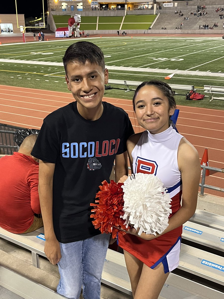 bmcamposano_BES's tweet photo. Family supporting family! Socorro vs. Bel Air last night! 💙 proud cousin/ big sister!!📣🎀 Can’t wait to see what the future holds for these two! ☺️ @DAcuna_CES @simqly_eli https://t.co/KEyctWUEfW