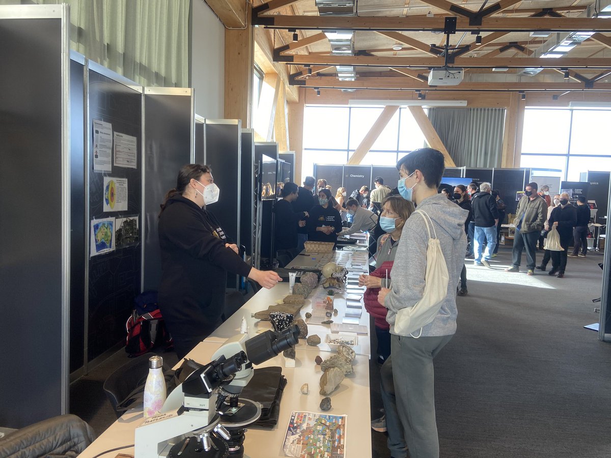 anuearthscience's tweet photo. #ANUOPENDAY Come meet the #RSESrockstar team and check out everything #EarthSciences #GeologyRocks #seismology #climatescience #oceanscience #marinescience @ Kambri https://t.co/U7cC73tG5K