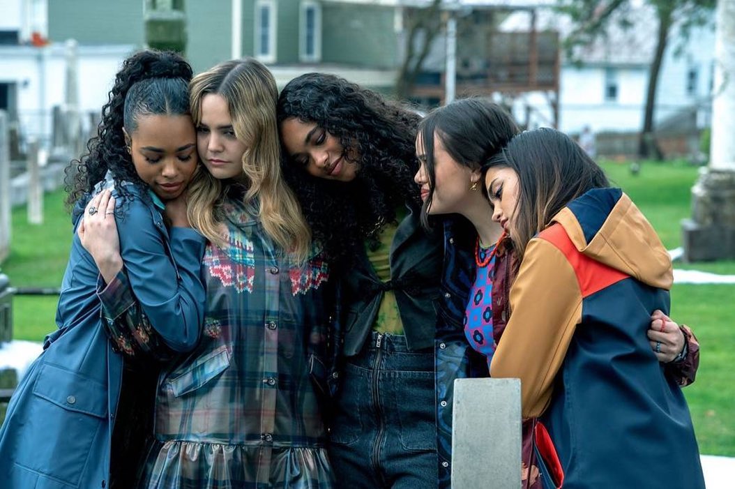 CentralPllos's tweet photo. Ainda não superamos a saudade dessas cinco

Fotos promocionais das liars para #PLLOriginalSin #AisBack https://t.co/M3PUhvSZmN