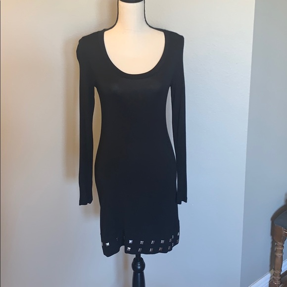 MissWStack's tweet image. So good I had to share! Check out all the items I'm loving on @Poshmarkapp #poshmark #fashion #style #shopmycloset #sparklingmine #backless: posh.mk/09AagbXFTrb