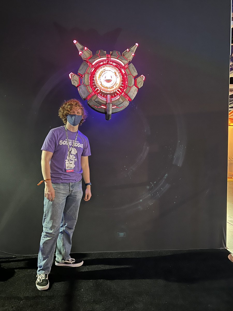 OrNBongo's tweet photo. Day 1 Of #paxwest #ARKSurvivalEvolved https://t.co/YYNlc7nAGZ
