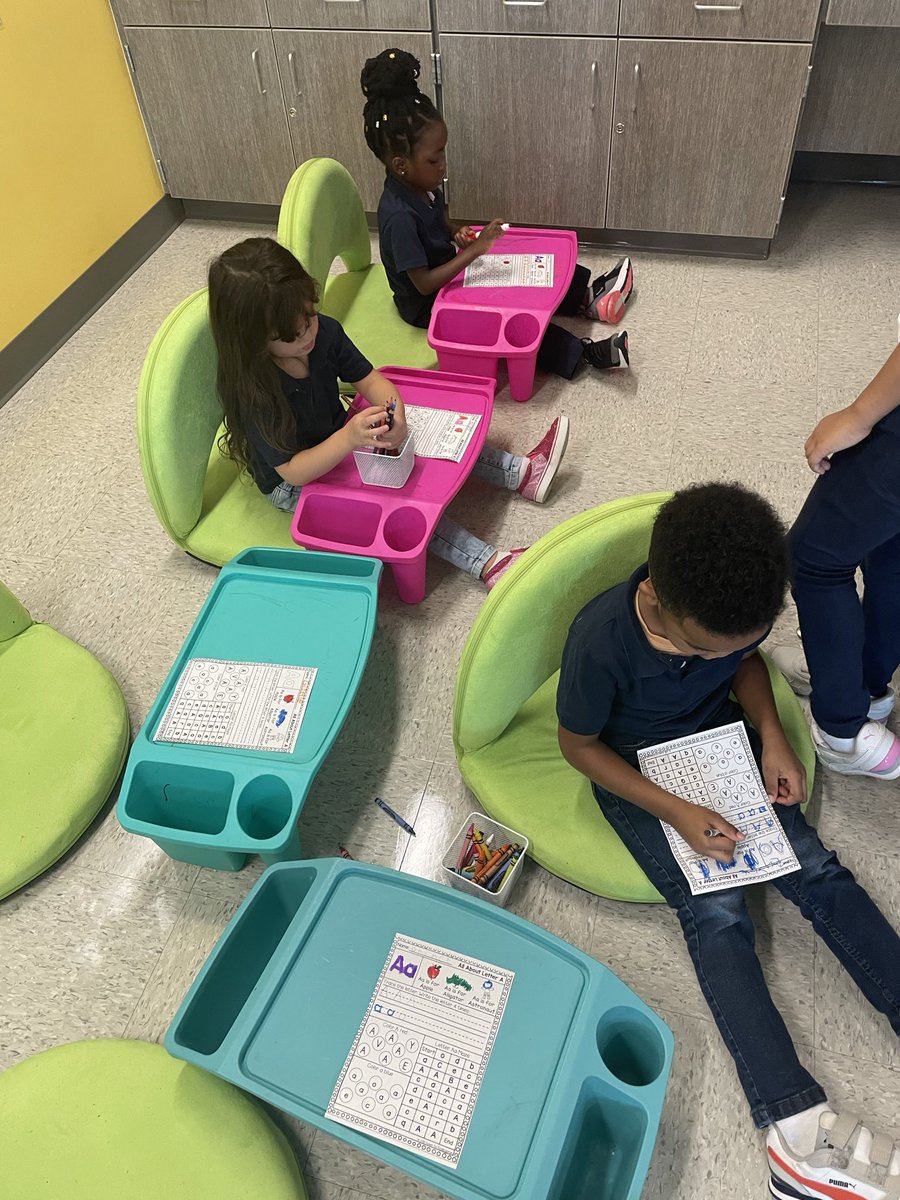 CollierYoeli's tweet photo. Watch our kindergarteners in @iKeepUpwithK work in stations! Students had opportunities to work collaboratively and independently. I love how students formed a train when getting ready to transition to the next station! Choo choo 🚂 🤩👏 @Mitchell_Elem https://t.co/XxuxWBY8nW