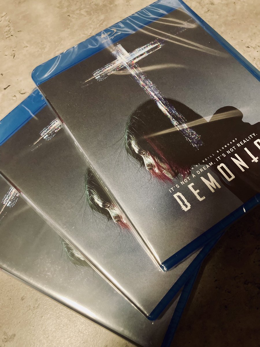 OlaStrandh's tweet photo. Christmas gifts secured 👍 
@NeillBlomkamp https://t.co/O6hWs2rMGg