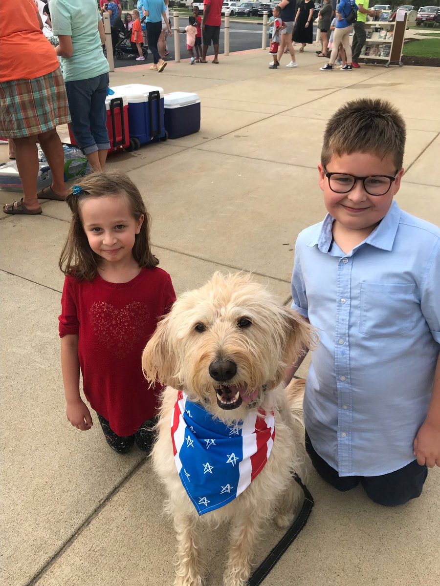 GrindstoneBCSD's tweet photo. Thank you @GrindstonePTA for another great family event!! Love Hot Diggity Dog Night!! #BeATitan #AlwaysBeBest https://t.co/8FeS4xSb45