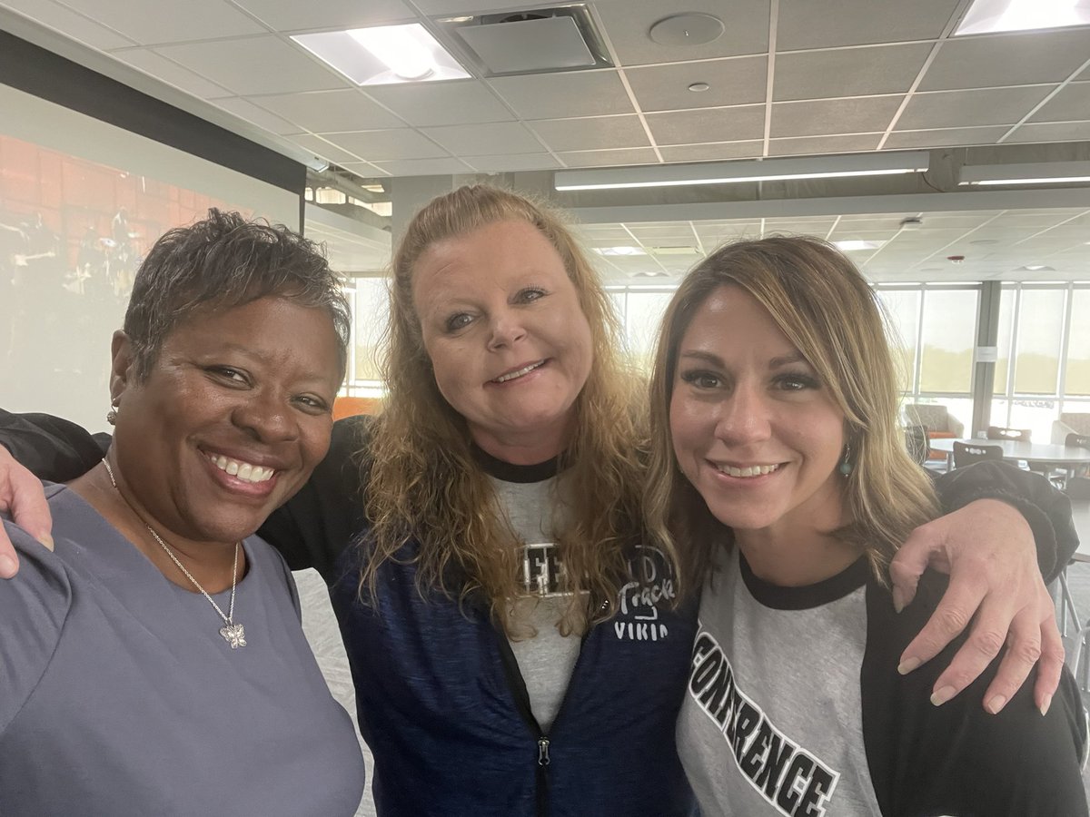 ParklandAP's tweet photo. Today was an incredible day of PD at the #triconference22. Thank you everyone for all the intensive planning to get us all together. #wegotthis #d15rocks @gerrybrooksprin @shabs7630 @FredLaudadio @PKDeanShay @PKprincipal @ParklandSchool @MMSTrojans https://t.co/RqVwcnmZrD