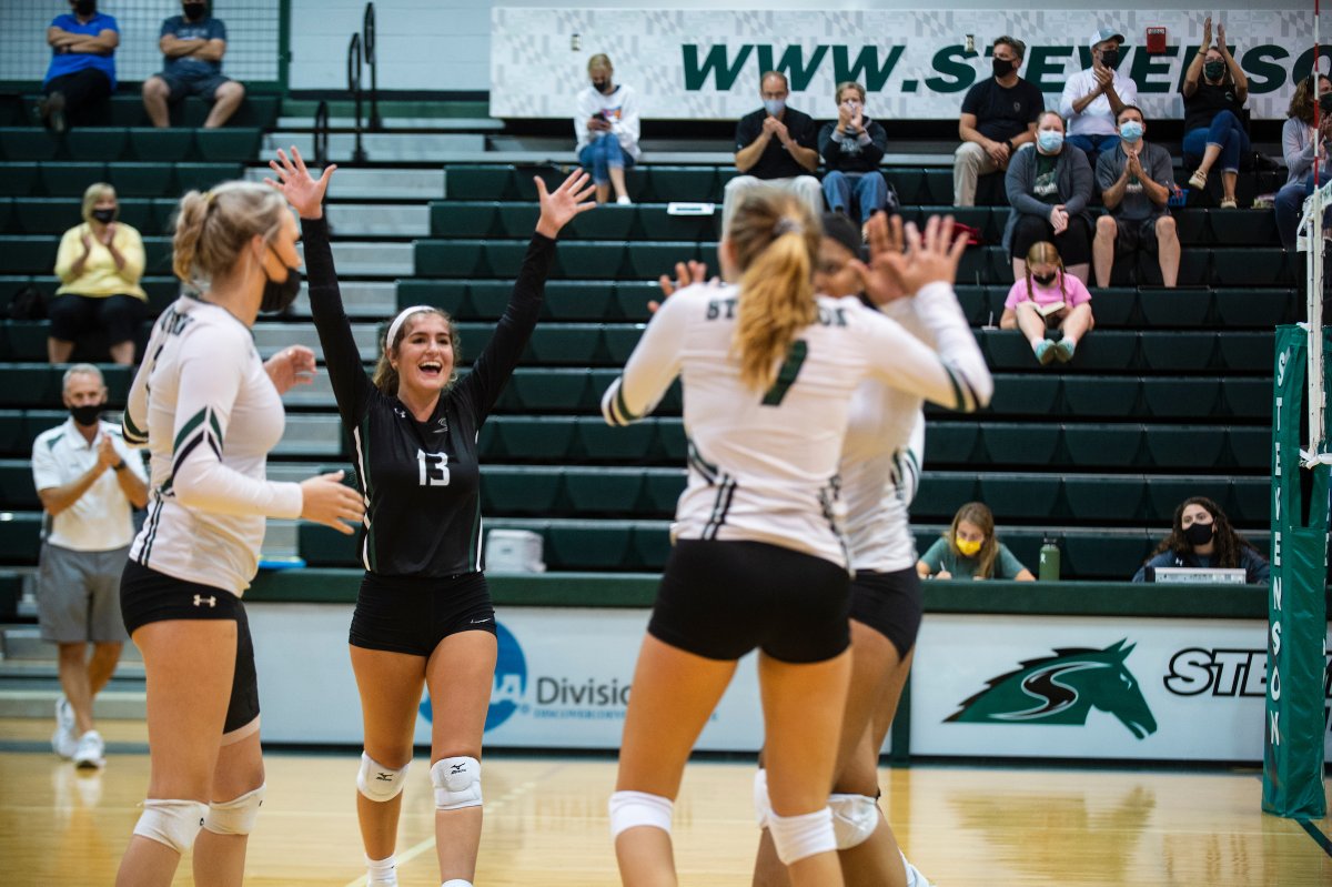 .<a href="/SUWVB/">SU Women's Volley</a> downs Rutgers-Camden in 2022 Opener! Molly Joyner tallied 10 kills to lead the floor!

#StangNation

gomustangsports.com/sports/wvball/…