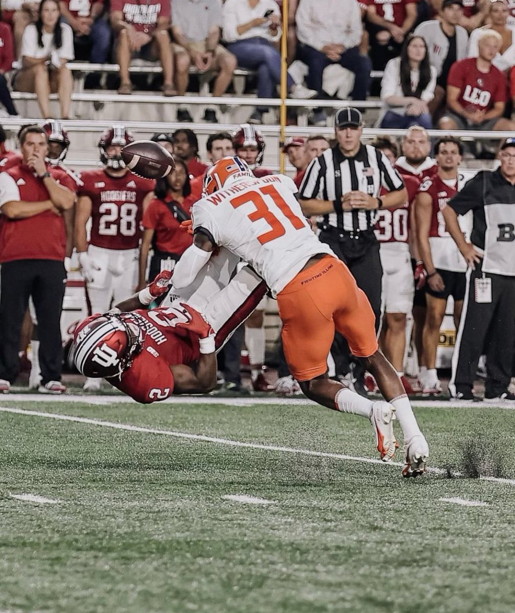 zainbando99's tweet photo. In real time, it’s insane. In picture form, it’s pure bliss. #Illini 

📸: Courtesy of @IlliniAthletics IG! https://t.co/6vLOMbgcpH