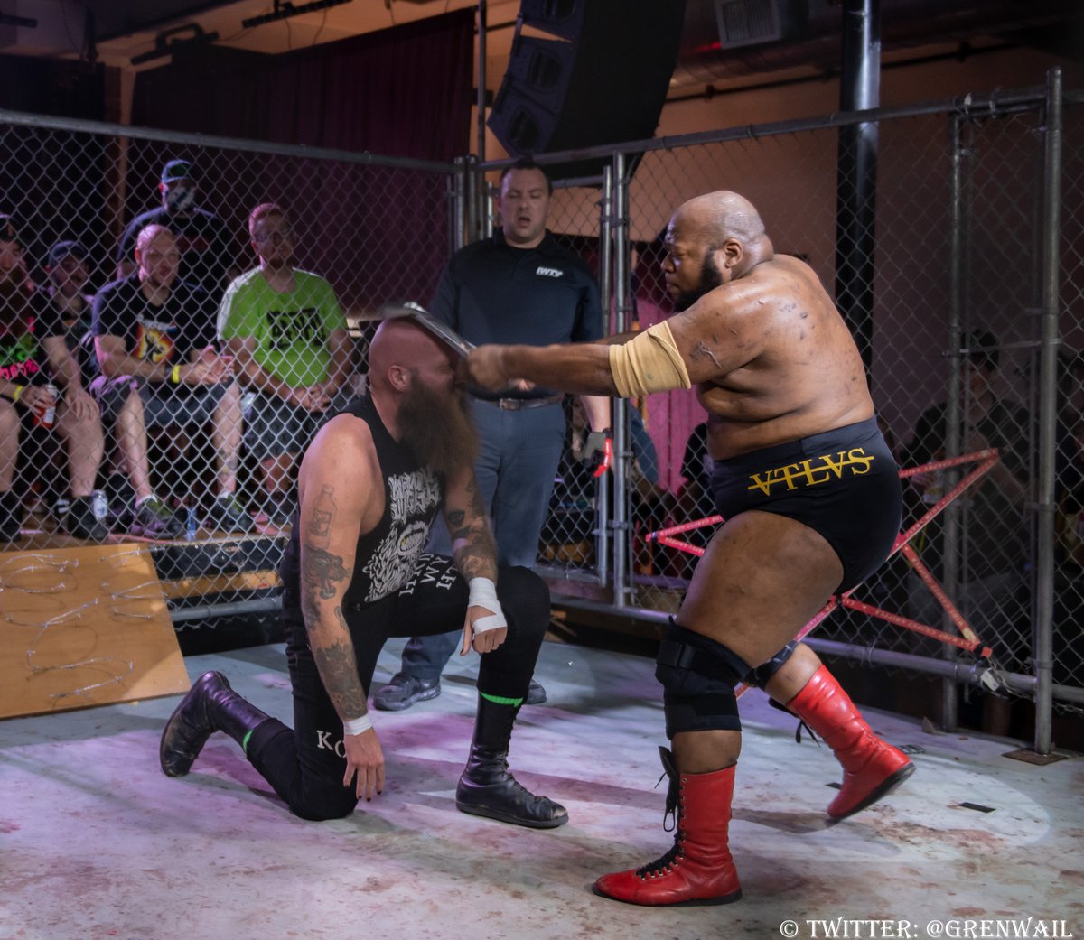 grenwail's tweet photo. 1/3 #PFXBattle2 Part1 @ICWNHB
@HardwayHeeter vs @HoodFoot418 https://t.co/5p5694DycJ