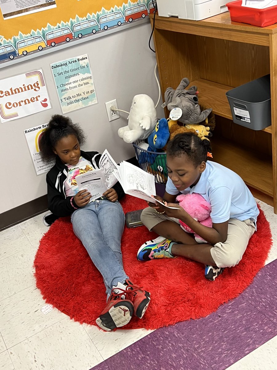 Sometimes you need to just calm down with a good book <a href="/Frost_ES/">Robert L. Frost Elementary</a>  <a href="/InsideIsd/">HoustonISDInsideEdition</a> <a href="/HISDLiteracy/">HISDLiteracy</a> @HISDLibraryServ #jaguarstrong