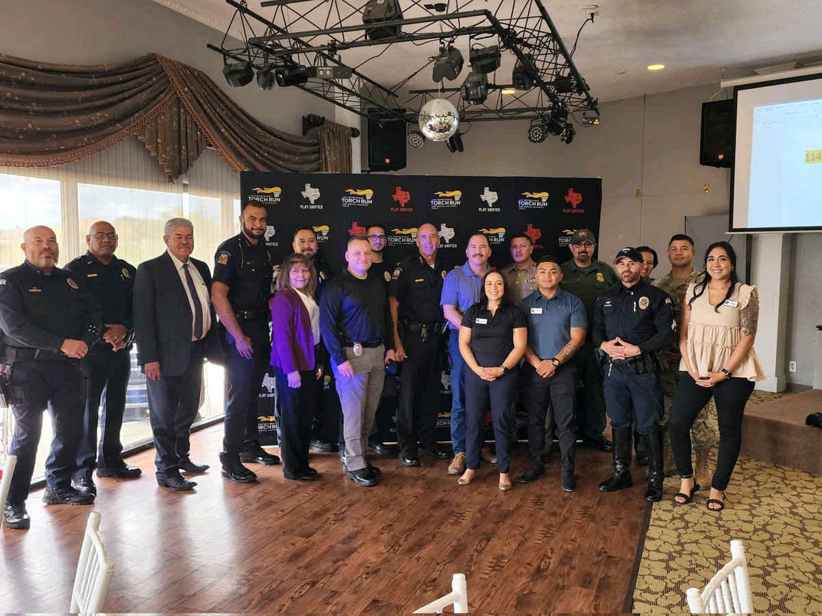 Ncarri77's tweet photo. Thank you all law enforcement and first responders that joined us today from several different agencies. We look forward to establishing strong partnerships with you all.💪💙
#sotxarea19 #unifiedchampionschools https://t.co/S1TttmPojv