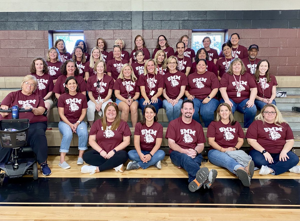 PatrickTiernan's tweet photo. 🏫 Love my school
🧳 Love my job
❤️ Love my team
🐾 #BulldogBold #SMM #WilmDE #CDOW https://t.co/T6fPOFrJEY
