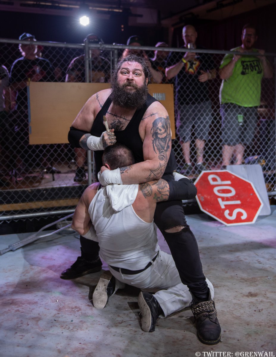 grenwail's tweet photo. 1/3 #PFXBattle2 Part1 @ICWNHB
@BobbyBeverly vs @BlackDeathCas https://t.co/0DRtzIZO8Z
