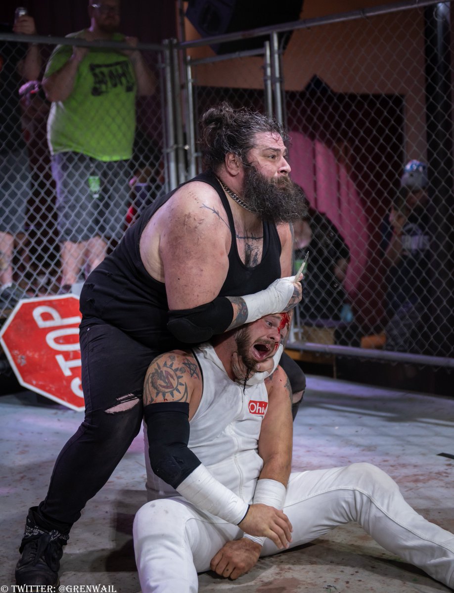 grenwail's tweet photo. 1/3 #PFXBattle2 Part1 @ICWNHB
@BobbyBeverly vs @BlackDeathCas https://t.co/0DRtzIZO8Z