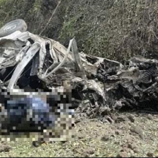 pedrosoto785's tweet photo. De este tamaño fue el acto terrorista donde emboscaron y asesinaron 8 policías en el Huila, pero el presidente dice qué es saboteo, descarado. https://t.co/Vigg6WTJuk