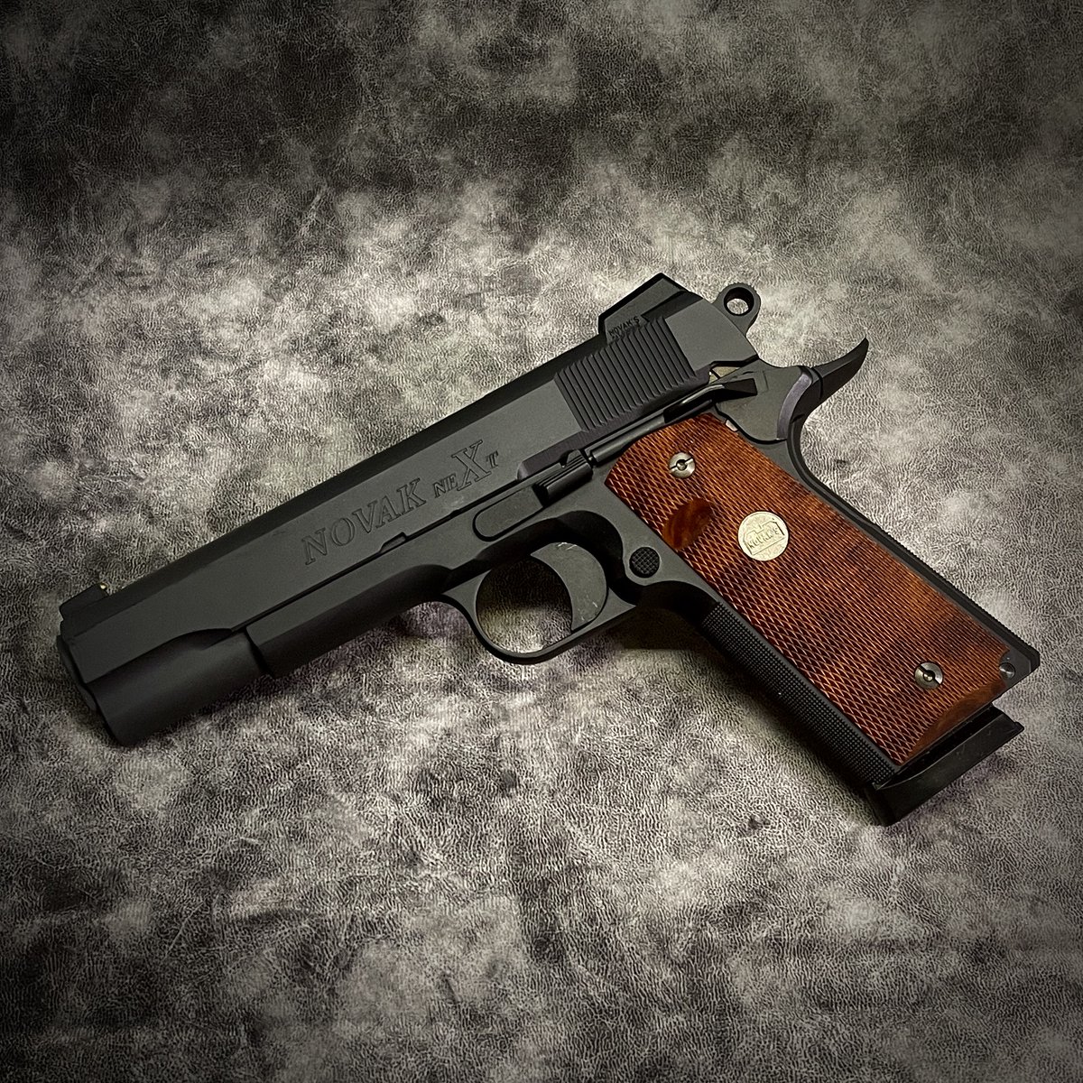 arms_western's tweet photo. WESTERN ARMS
Novak Custom Next BK
Ver.3

#WA #WESTERNARMS #ウエスタンアームズ
#AIRSOFT #AIRSOFTGUN
#Novak #NovakCustom #NovakNext
#45AUTO 

#ガバメント　#ガバ　#ノバック　#ノバックカスタム

https://t.co/4iKzbGJAoJ
https://t.co/H5ScJ9tcDF https://t.co/3HkXsDc6gB