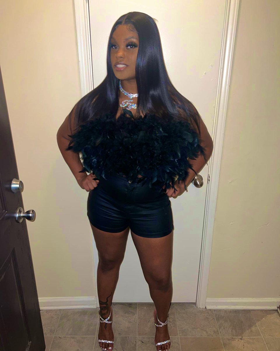 nfinuhtee's tweet photo. that lil hair piece was sending me😩 https://t.co/QV4UnO2BPn