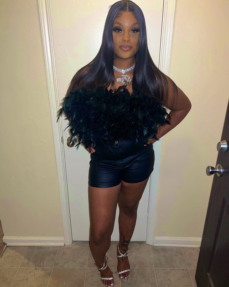 nfinuhtee's tweet photo. that lil hair piece was sending me😩 https://t.co/QV4UnO2BPn