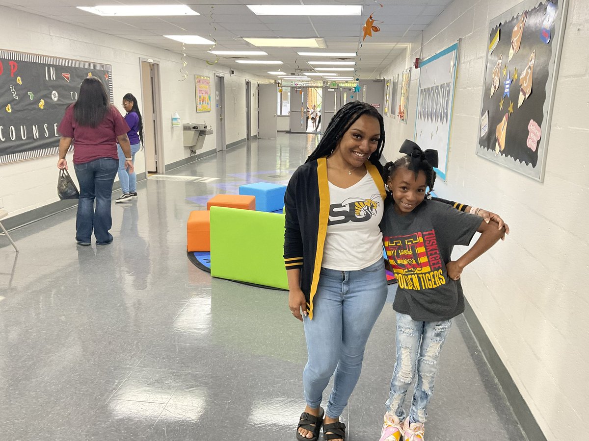 goistigers's tweet photo. Today was a represent your team type of Friday at GOIS! https://t.co/heCwMEQtaS