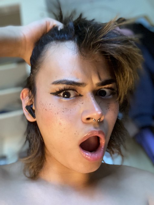 When you take home the skinny white kid: https://t.co/zEGEGu5jKX<a href="/tag/femboyfriday"class="tags"><span>#femboyfriday</span></a>
