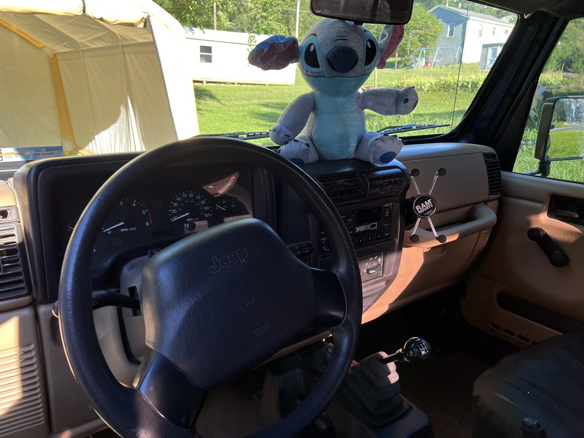 CreedMathan's tweet image. The Stitch Jeep
