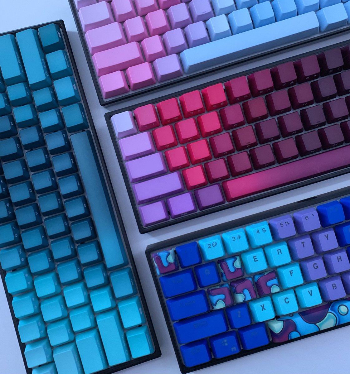 AlpheriorKeys's tweet photo. YAYYY! It's GIVEAWAY TIMEE!!! WINNERS Choice!😱
This time we're giving away whichever keycap set you choose! 

-Retweet &amp; Like
-Follow Us
-Tweet a pic of the Keycap set you want!

Winner Chosen TOMORROW!!! Good Luck Gamers!🎉 https://t.co/qgTU7GClX5