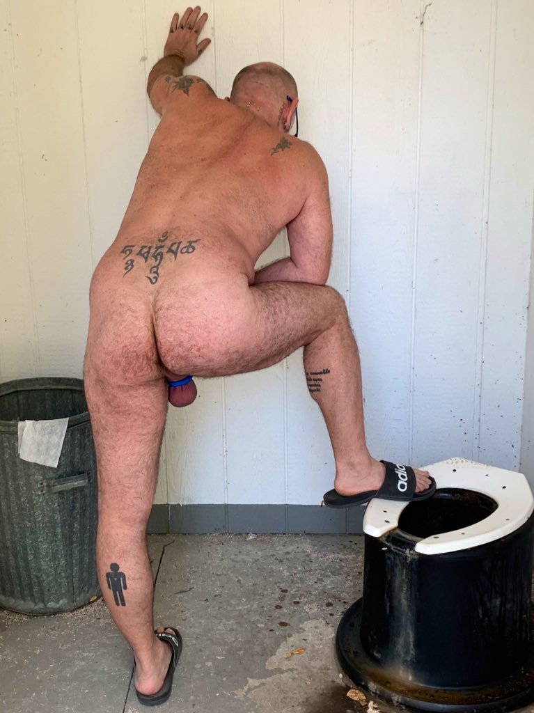 NakedAgain2's tweet photo. Cum find me, I'm waiting ! https://t.co/Ckd99eqWKS