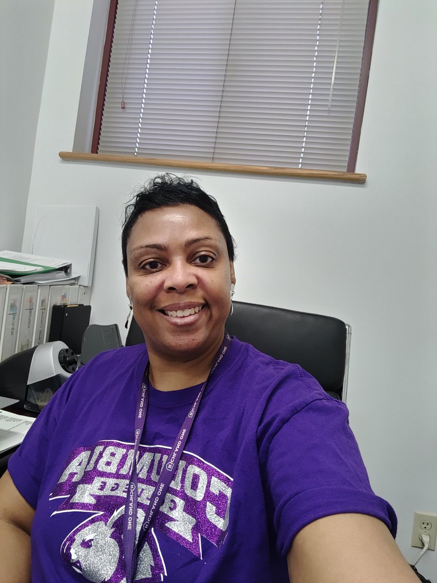 DrEricaHartRic2's tweet photo. @RichlandOne #R1CollegeColorsDay @R1Montessori
I represented my alma mater today, Columbia College Koalas and UofSC during my workout for our grad and our #24WR. https://t.co/QJdwwqa6px