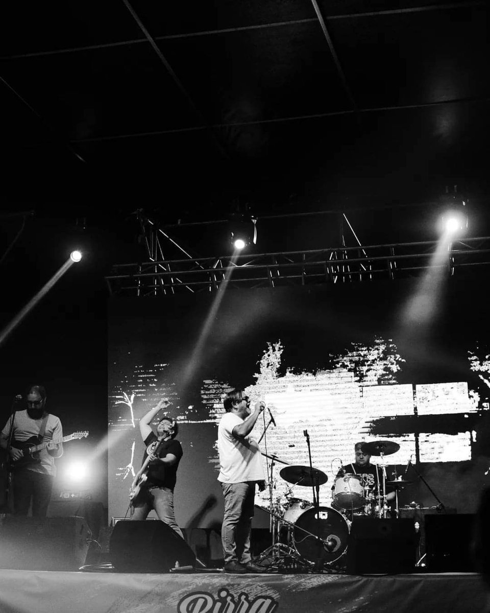 Tenemos la posibilidad de terminar este dia con un abrazo musical y no se ustedes pero yo lo necesito.... 

Septiembre Musical con Alem, Remedios Descarada, Gomez y los Asuntos y Perro Verde. Desde las 23 en el Nesta. GRATIS. 

#HERMOSO #TUCUMAN #MUSICA