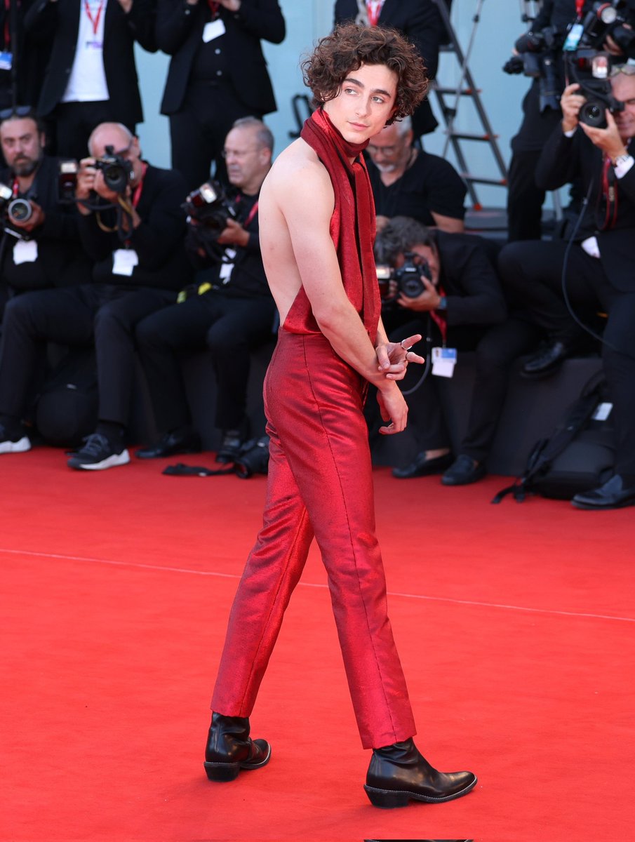 "Ooh it's pretty I'm gonna love bite it." <a href="/historyLoki/">Loki Henry Parody - Loki variant</a> 
//screamed