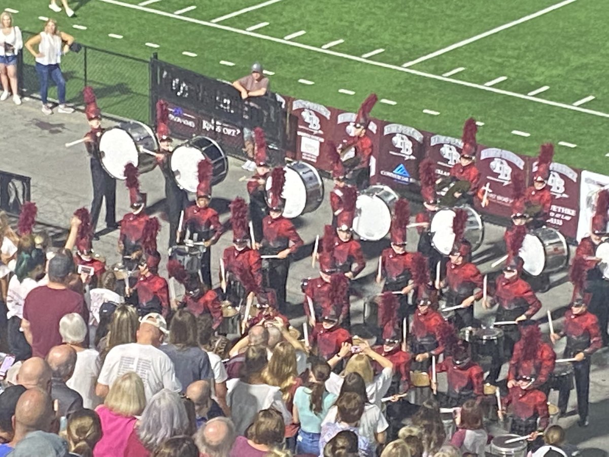 2xjn's tweet photo. Where else would you be on a Friday night?  Great win for the Indians. #RollTribe @KCS__Athletics https://t.co/UKq1IVebrg