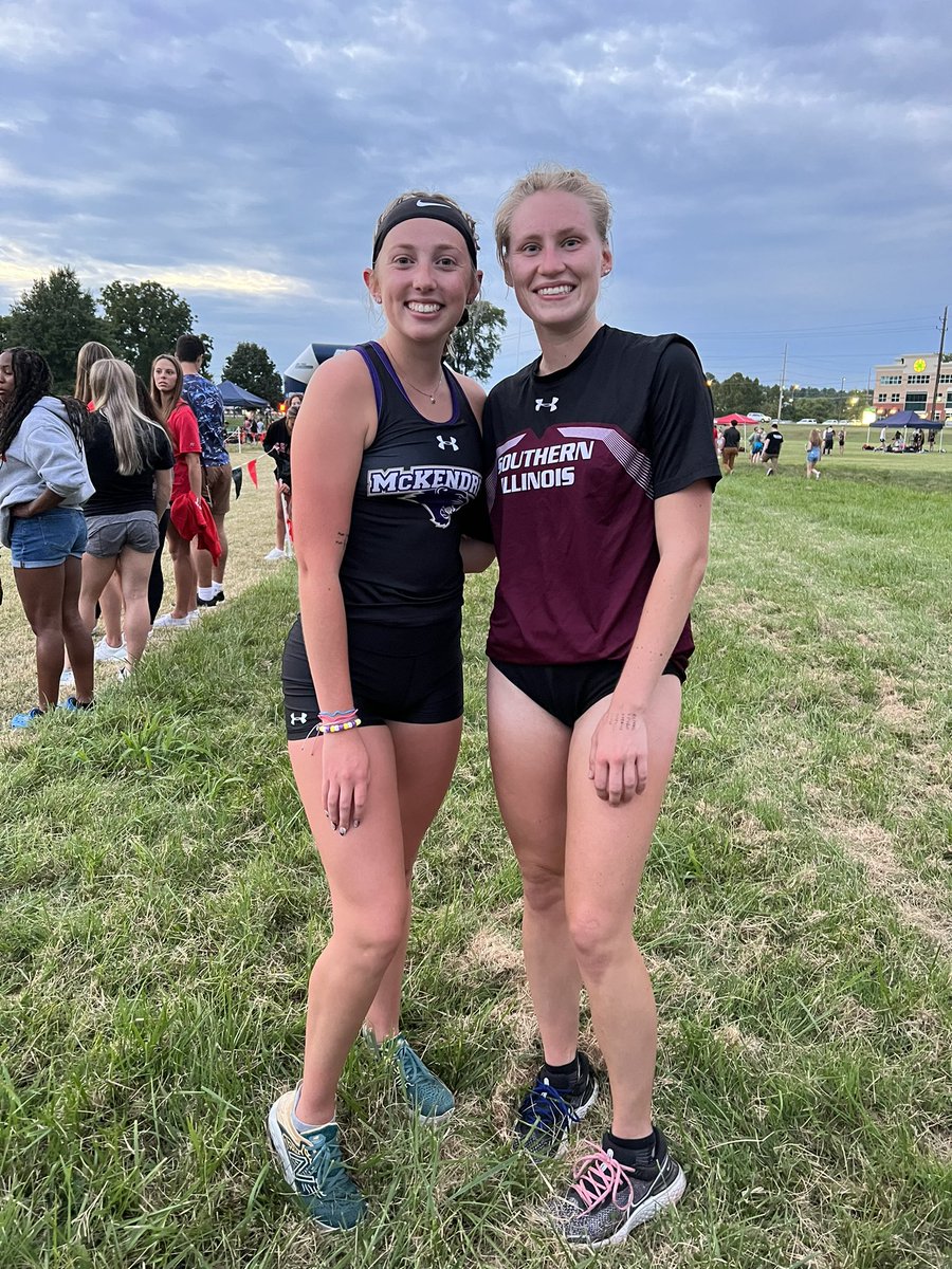 minjo92's tweet photo. Great race by these 2 !! @Geneseo_GirlsTF @Ghsgirlsxc1 https://t.co/E14VjdqpAW