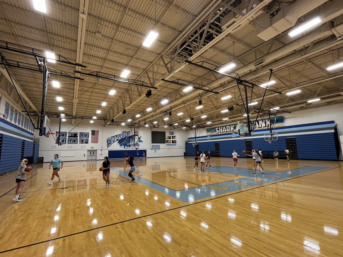 LadySharksBB's tweet photo. Put in the Work in the DARK so you can SHINE under the LIGHTS!!! 🏀 🦈 https://t.co/7Y5fZ42kBA