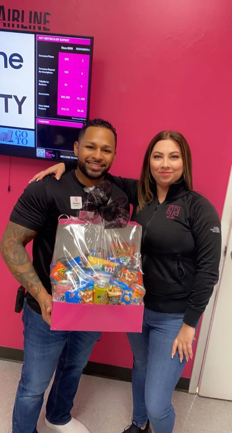 dee_buckner's tweet photo. Another top finish in the district 🔥 #tmobile #thankful https://t.co/GcE1sz6JP1