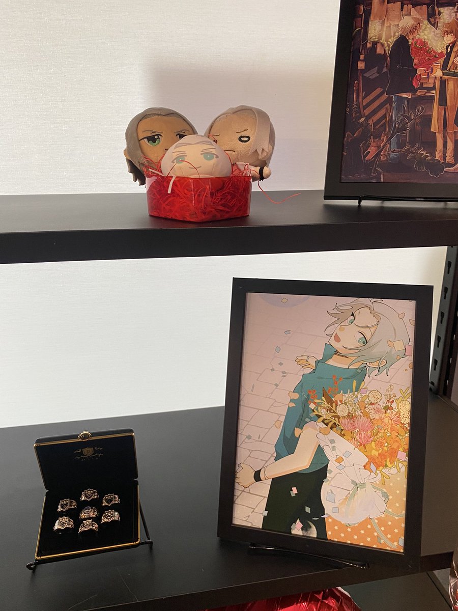 고쿠데라 생일 축하해주러 온 잔스쿠... 컨셉 
막이래 ^^......... (제가굿즈가없는거맞아요