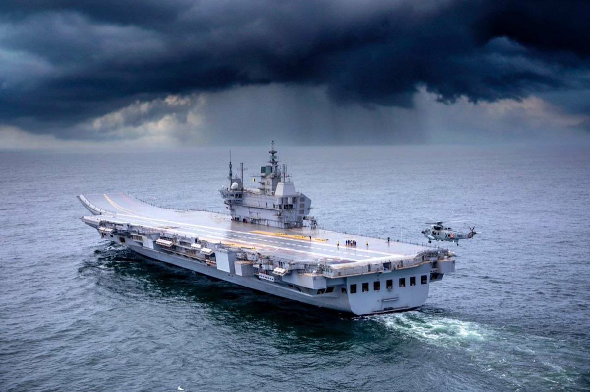 Rakschit_b's tweet photo. #INSVikrant! India’s 1st indigenously built aircraft carrier &amp; a perfect example of #AtmanirbharBharat or Self-reliant India. Now we join the prestigious five nations with the capability. Pride of #India #IndianNavy #IndiaAt75 https://t.co/CSwewjKHGz