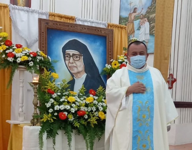 RCR750's tweet photo. #Condenaron a 30 años de cárcel al sacerdote nicaragüense José Leonardo Urbina por el delito de abuso sexual y lesiones psicológicas en una joven de 14 años de edad.
Vía @EFEnoticias https://t.co/QhYrCvwXdJ