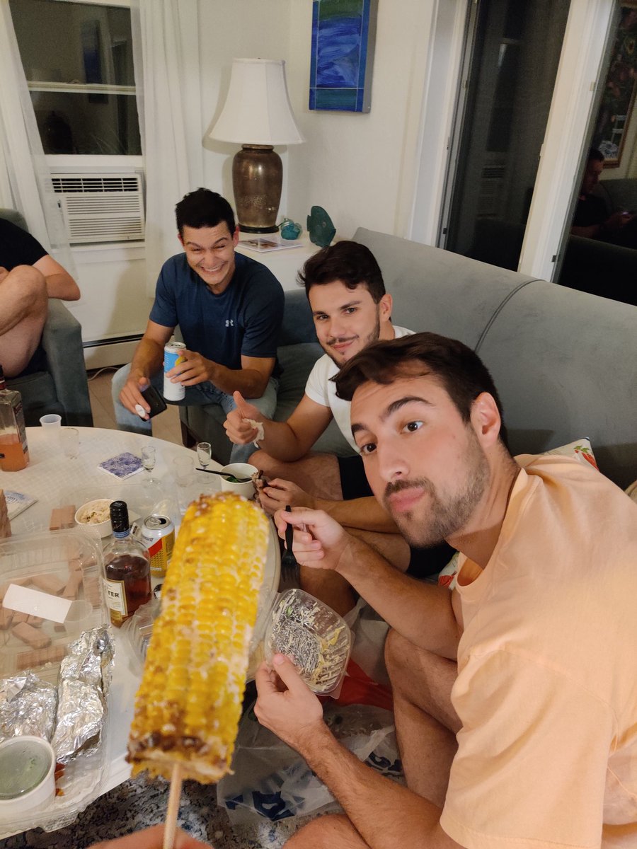 bboyyy96's tweet photo. It's corn! @Chilis https://t.co/kS2rLwoocs