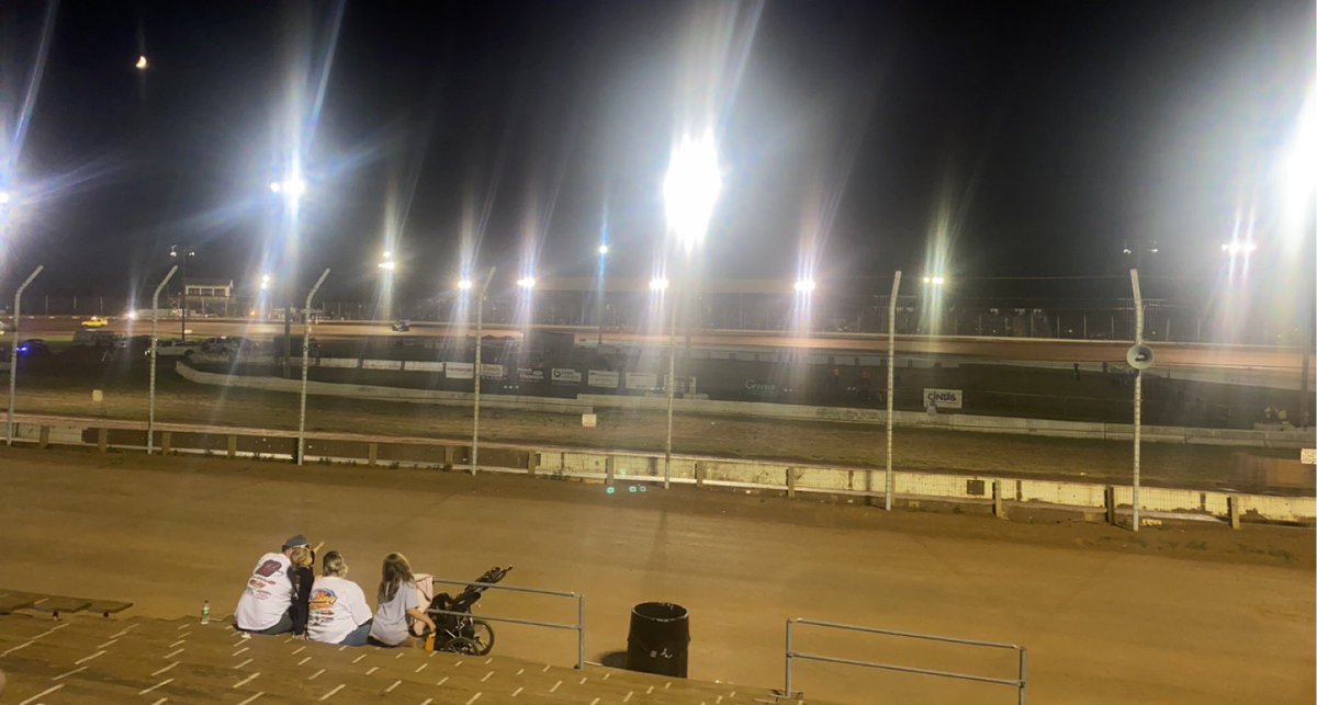 pit_mule's tweet photo. @SharonSpdwy tonight for the @ASCoC race https://t.co/RSfs9g2knm