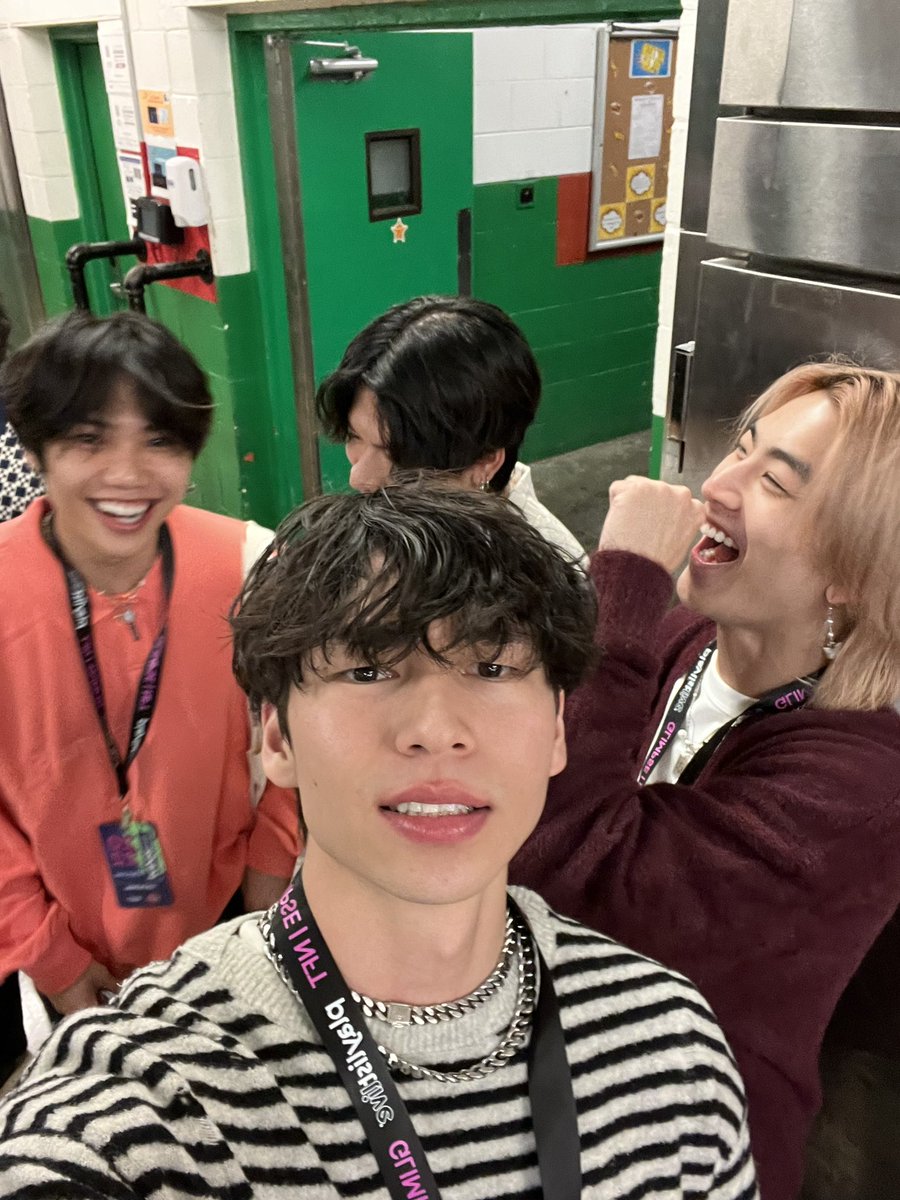 JAHVER's tweet photo. ayo? https://t.co/lE96tr9j8D