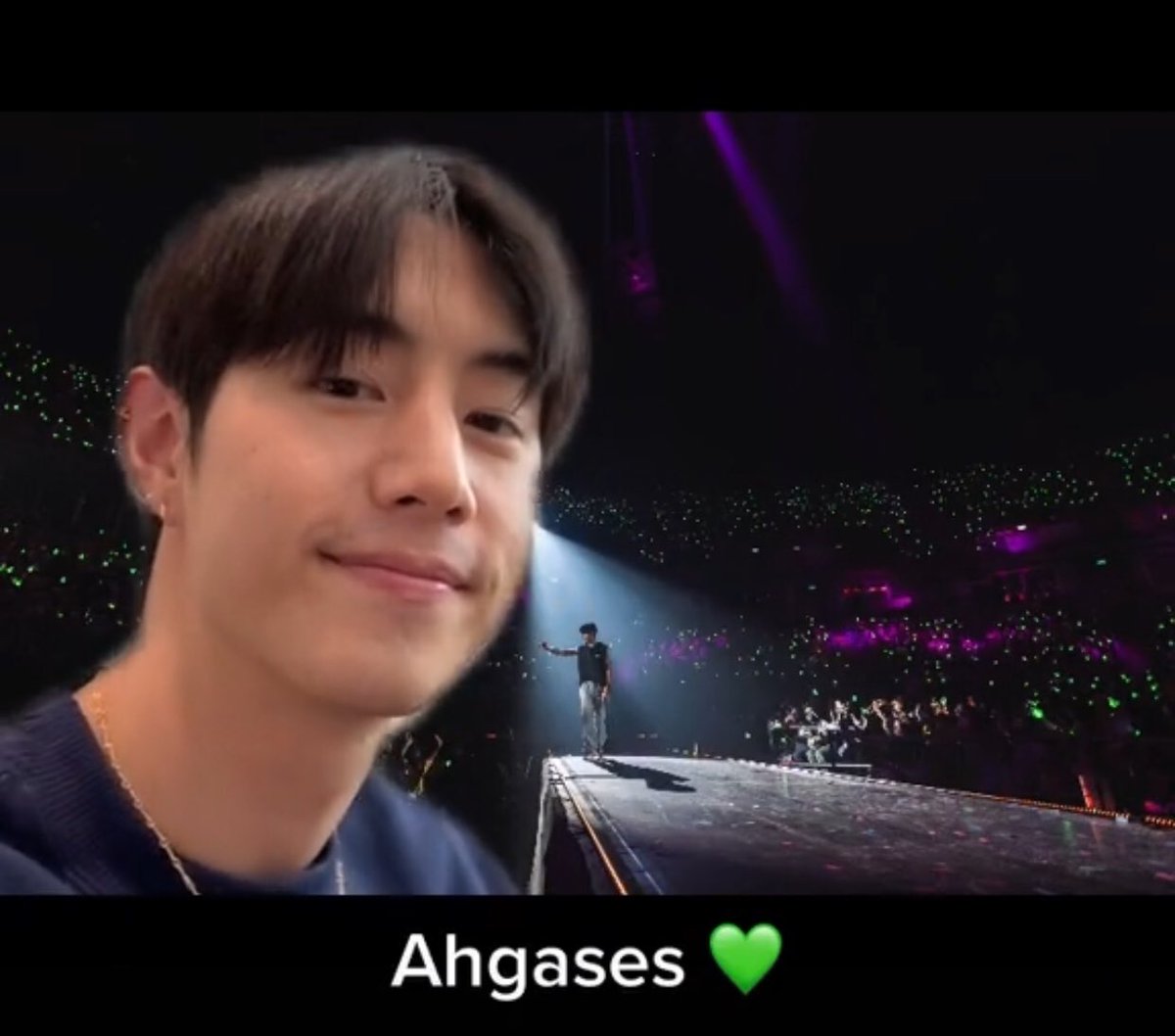defsoulars_'s tweet photo. “Wherever you are I miss you I miss you so much” 
                                   - mark tuan

🥺🥺🥺 https://t.co/l1oEifP7Wz