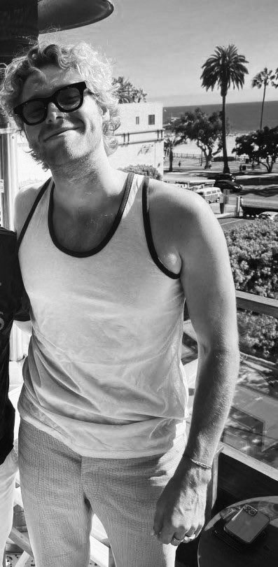amcliffords's tweet photo. who told luke hemmings he could just walk around looking hot like this https://t.co/5cyEc0dA0Z