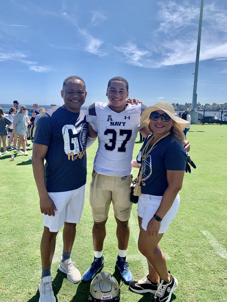 grant_kathya's tweet photo. So happy to be able to see Job. @jay_g81 
#LetsGoNavy https://t.co/ECqxsK9sqk