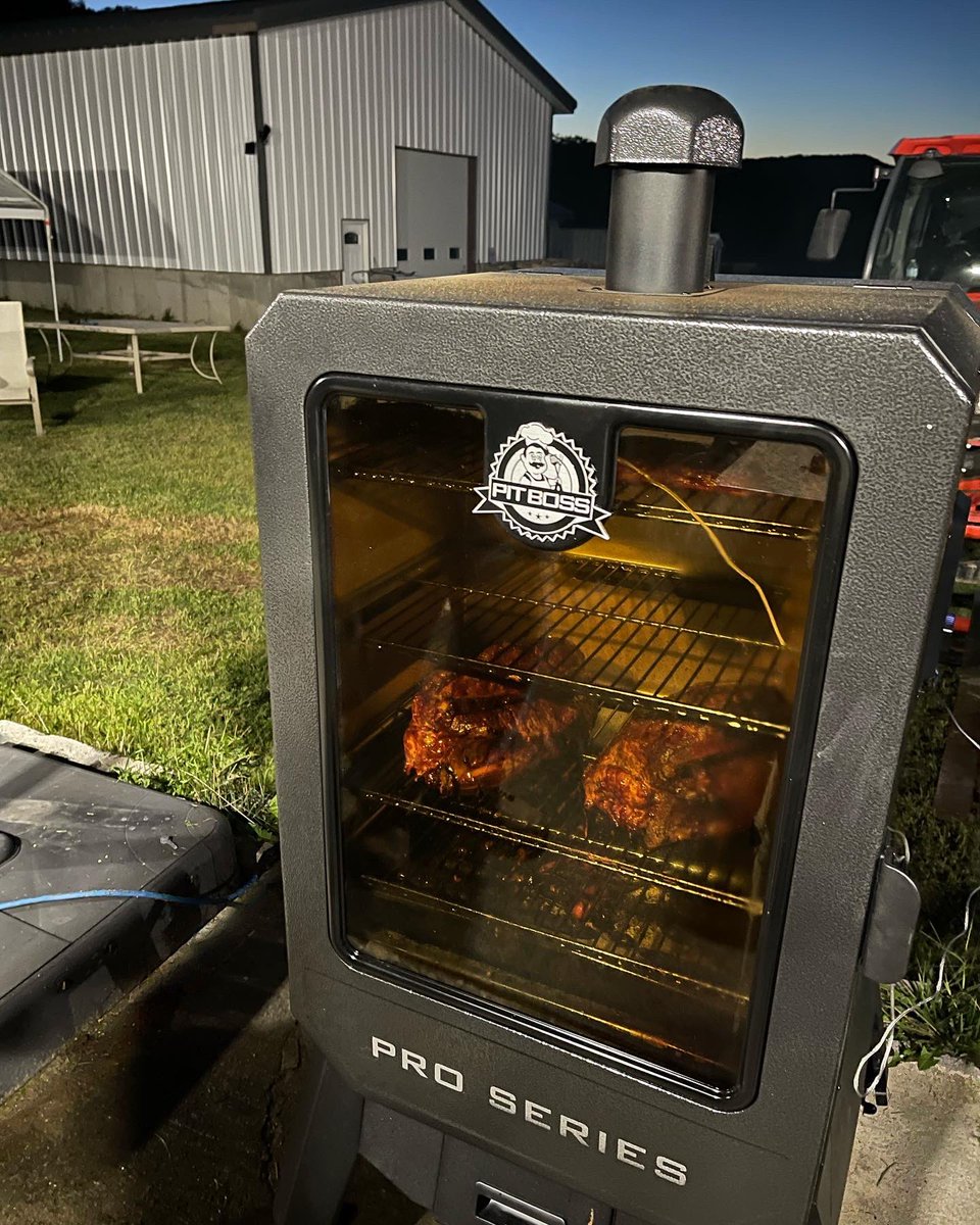 gdaly73's tweet photo. #blackandblueranch we are eating good tomorrow https://t.co/0i6IB92vnn