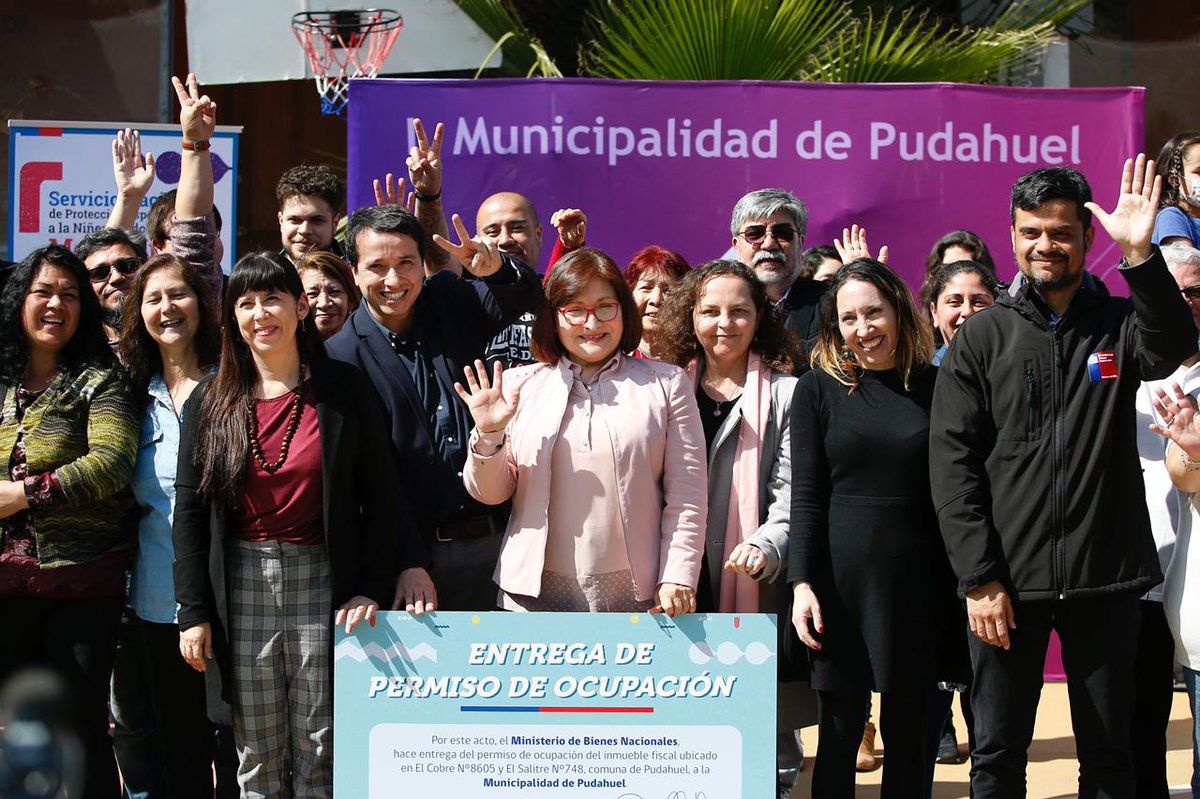 SubseBBNN's tweet photo. Ex CREAD de Pudahuel queda en manos del Municipio para el desarrollo del "Espacio del Buen Vivir" que reunirá oficinas sobre Mujer, Niñez, emprendimiento, trabajo y educación.
Resignificar un espacio que fuera lugar de vulneración de derechos de niños, niñas y jóvenes. https://t.co/PictPU4W34