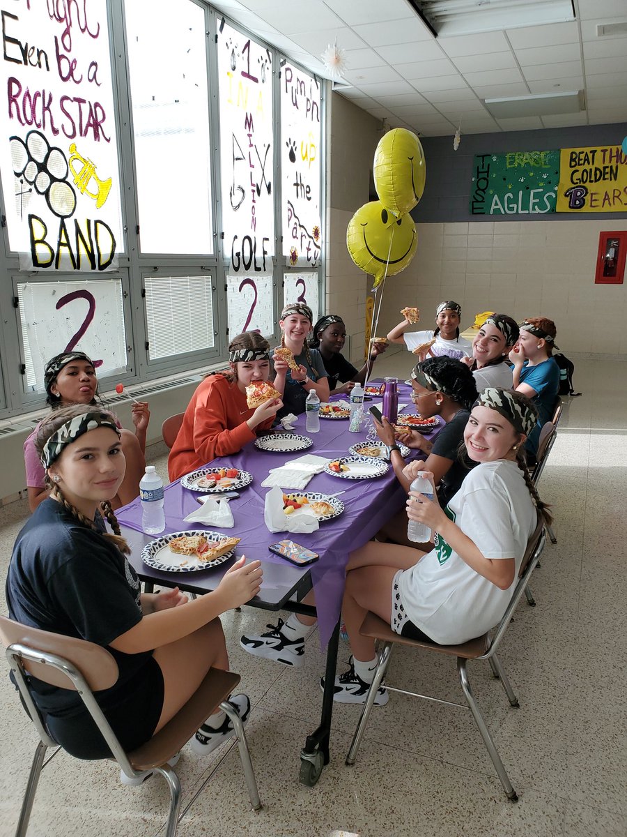 MaumeeDance's tweet photo. 🏈FRIDAY NIGHT LIGHTS!! First Home Game with a team dinner night, followed by hair and glitter...then danced the night away!! Proud of all of our Panther Family!! 🏈🎉🎶🩰#MDTwork #WeAreMaumee #PantherFamily https://t.co/tvc4PCyo2S