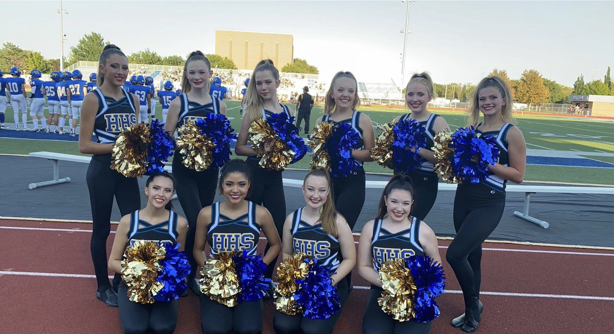 HHS_Danceteam's tweet photo. 1st Home Football Game☑️
Pep Assembly☑️
Having the time of our lives underneath the Friday Night Lights✨☑️ #TeamDance https://t.co/XaF65SDbXO