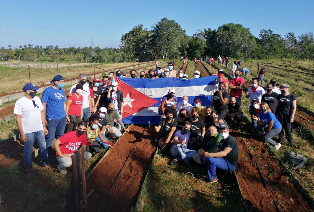 #SeptiembreTrae un nuevo trabajo voluntario con la familia @DeZurdaTeam_ @kenys719 @raudel_leon @mambisa_ @MeisiBWeiss @ElNecio_Cuba @LaylahTellezP #DeZurdaTeam 🤝🇨🇺