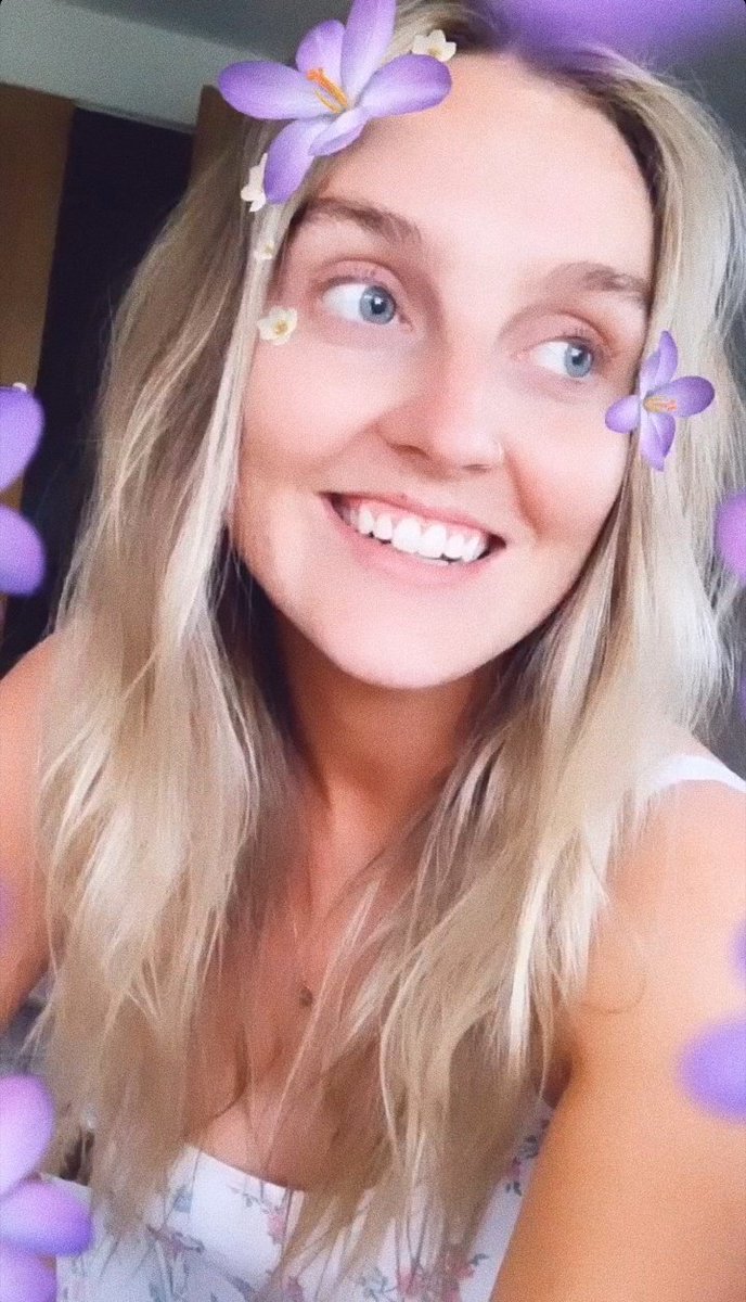 hourly perrie (@pehourly) on Twitter photo 